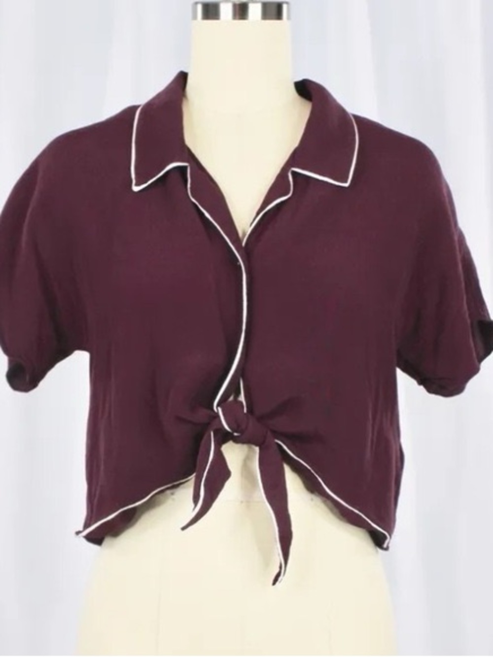 Wilfred Free Tie-Front Crop Top in Plum with White Piping